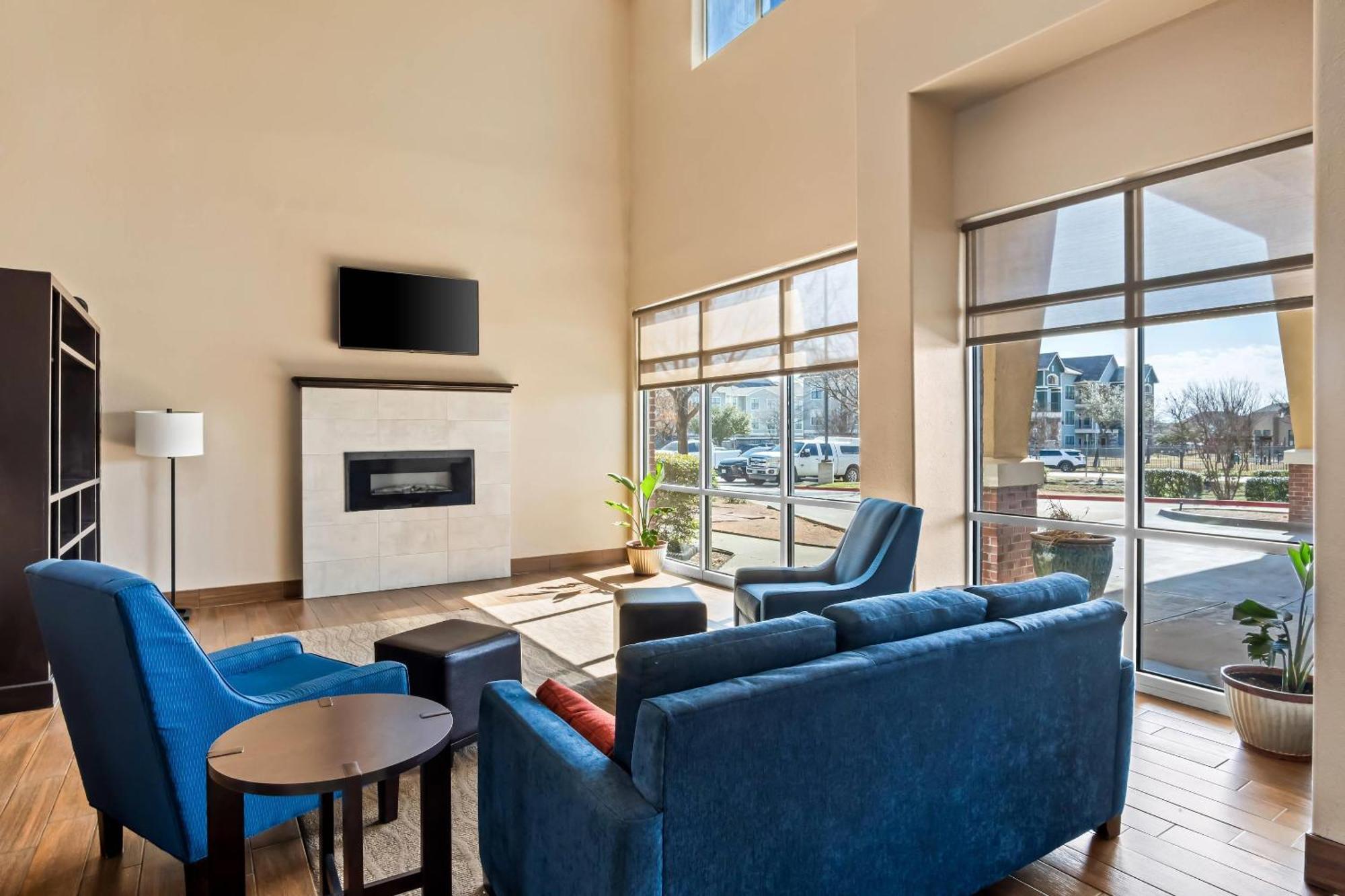 Comfort Suites Waxahachie - Dallas Экстерьер фото