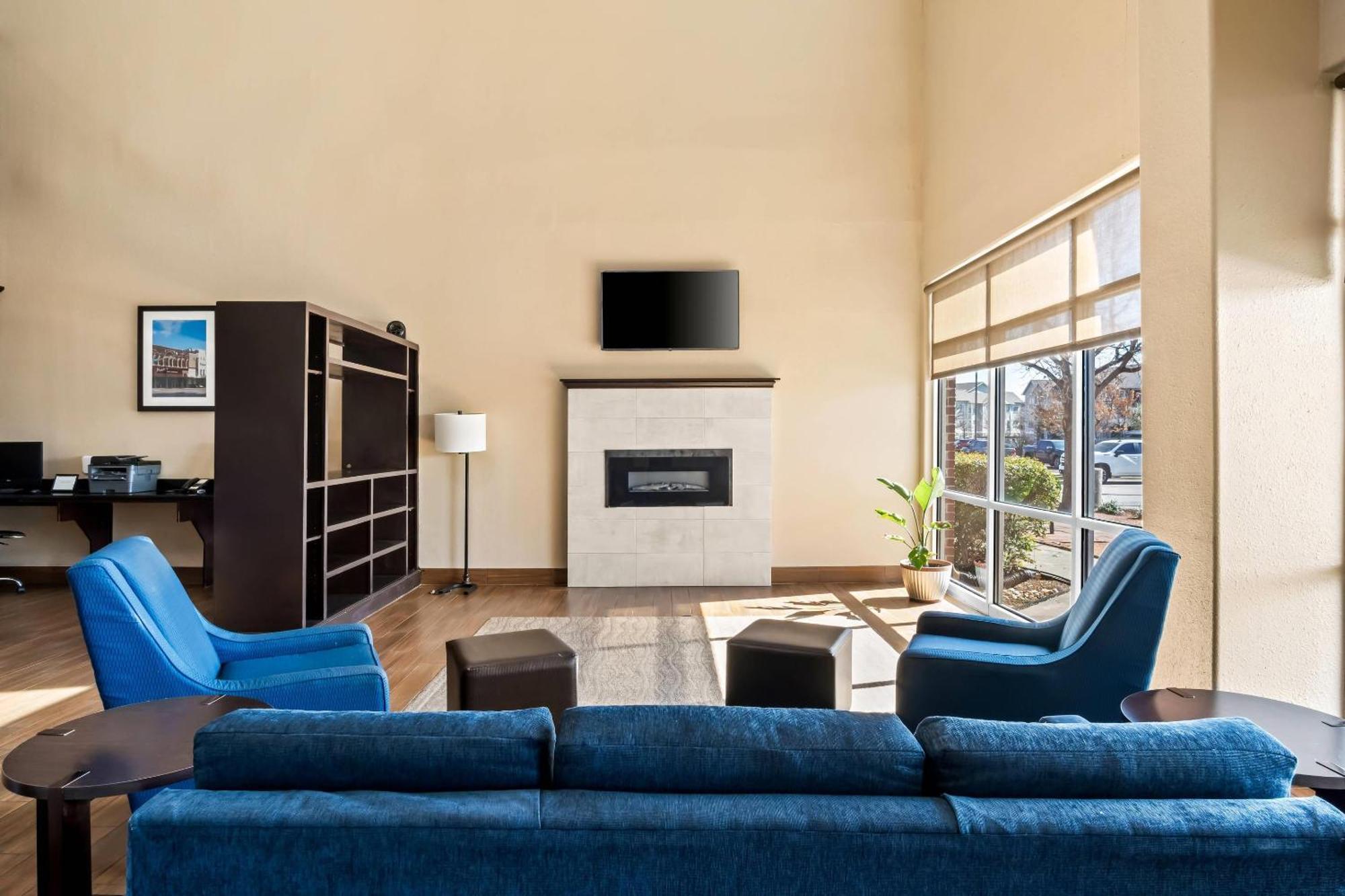Comfort Suites Waxahachie - Dallas Экстерьер фото